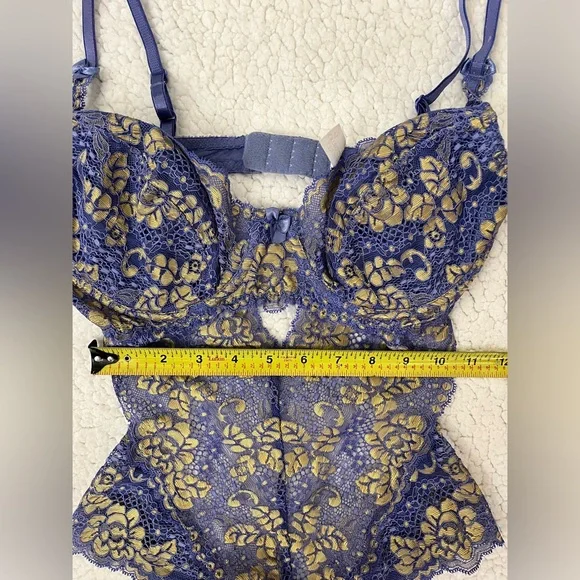 🌟🌟 EUC Victoria’s Secret Vtg Lace Lingerie Teddy - Picture 4 of 11